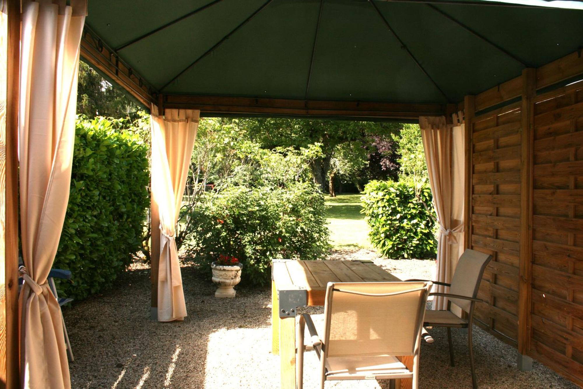 Domaine Des Hirondelles Villa Saint-Vincent-de-Cosse Exterior photo